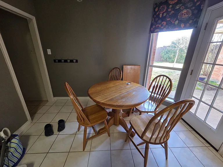 2412 Norwich Dr — Photo 9