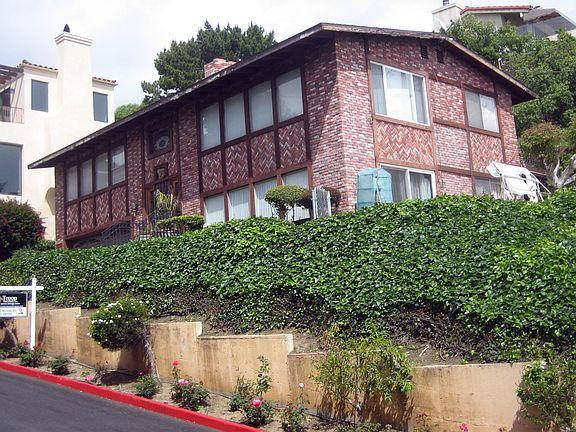 2nd image of 394 N Catalina St