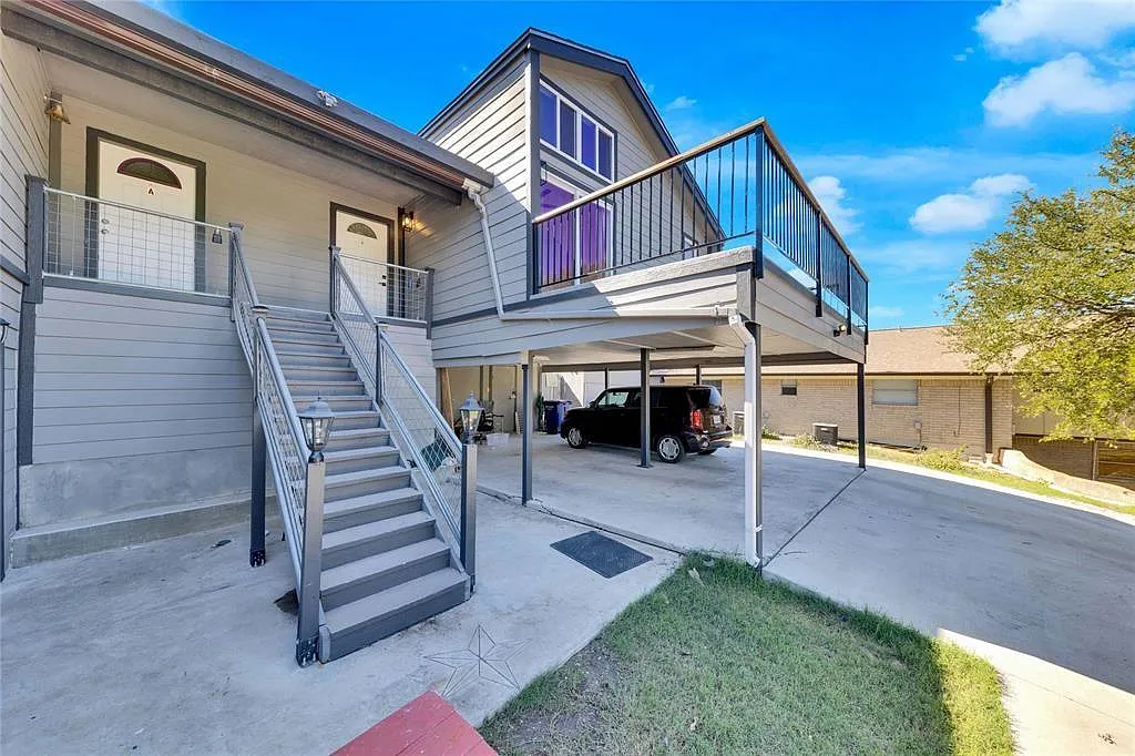 2 bed, 2.0 bath, 1000 sqft, $2,095 — Photo 2