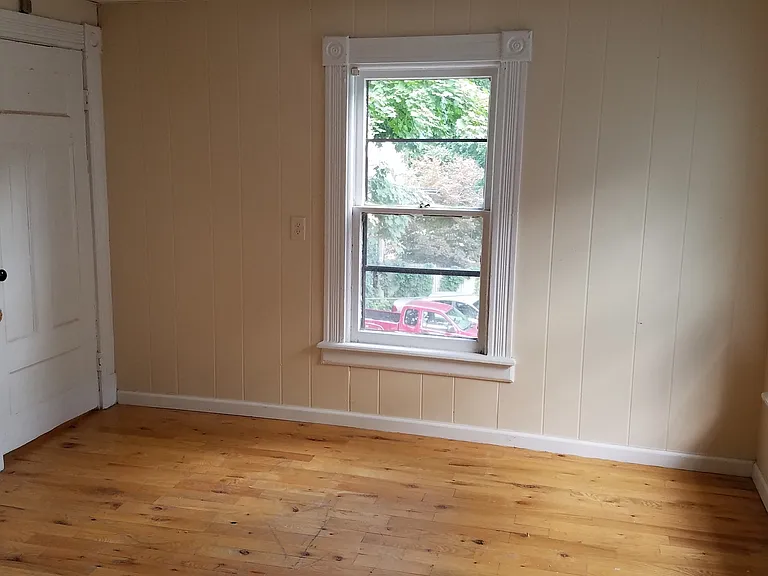 439 Meigs St — Photo 11