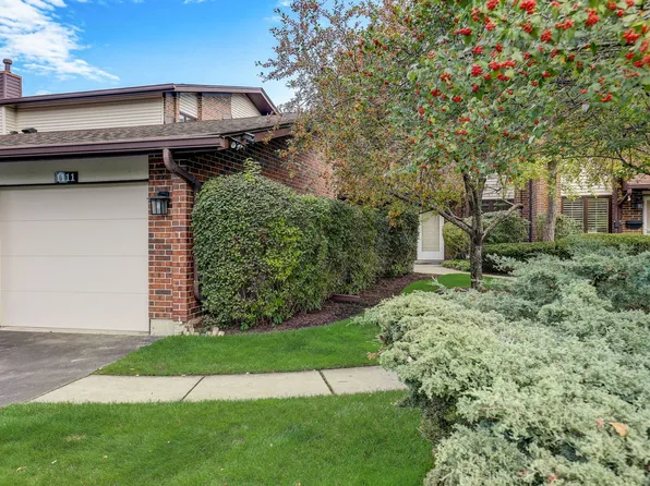 1111 Deerfield Pl, Highland Park, IL 60035