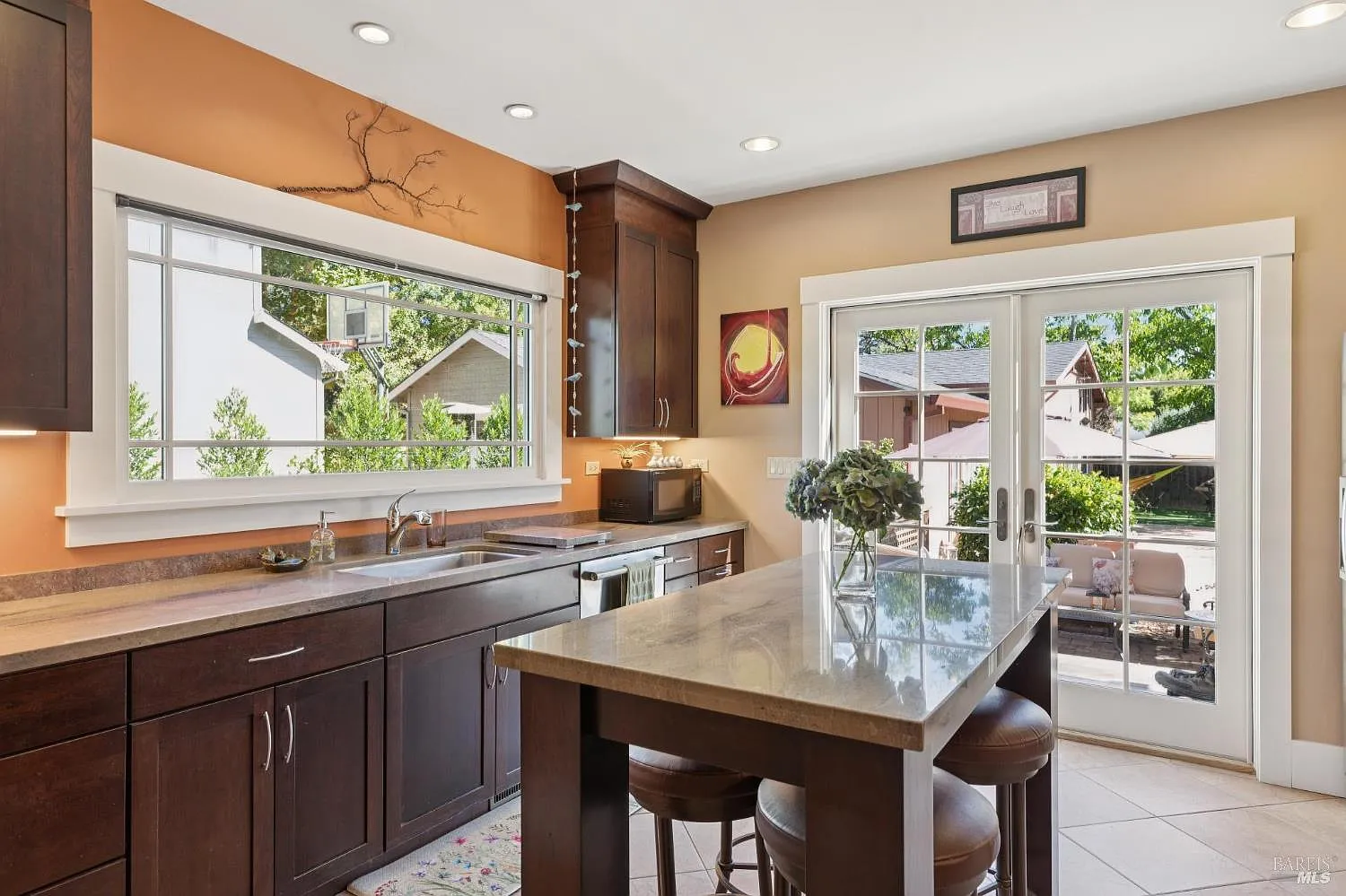 1734 Vineyard Avenue - Photo 9