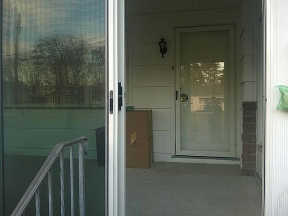 entrance to enclosed porch