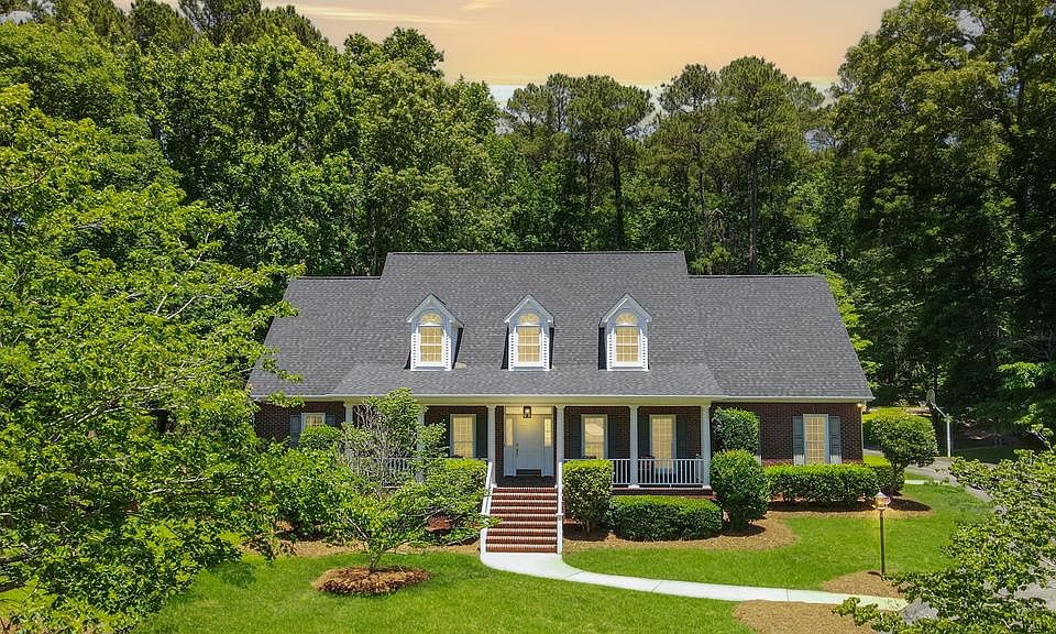 1st image of 239 Brookfield Dr