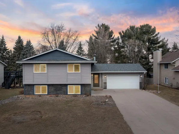 297 Poplar Dr, Shoreview, MN 55126