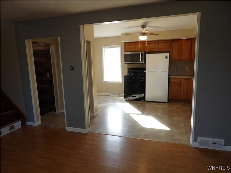 10332 Transit Rd — Photo 13