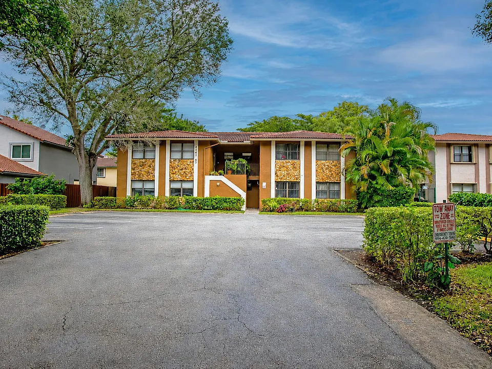 4165 NW 114th Ter #4165
