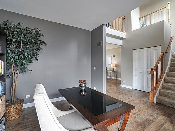 4th image of 400 Talismon Dr