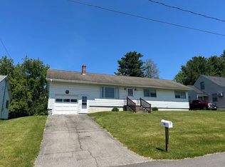 13 Chopin Pkwy, Amsterdam, NY 12010