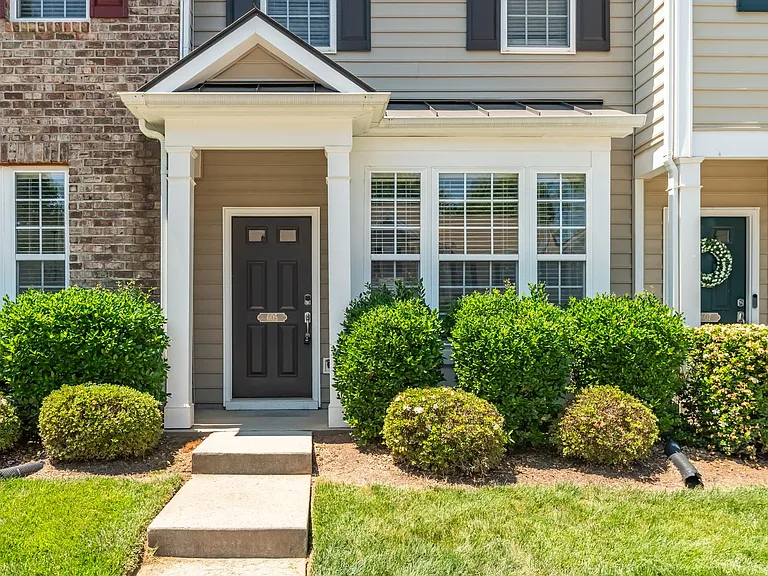 605 Cupola Dr — Photo 1