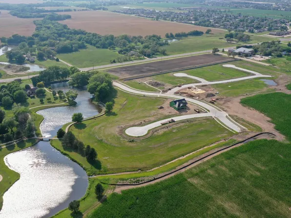 611 Glen Creek Ct, Newton, KS 67114