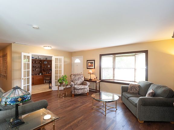 4th image of 164 E Cedarwood Ct