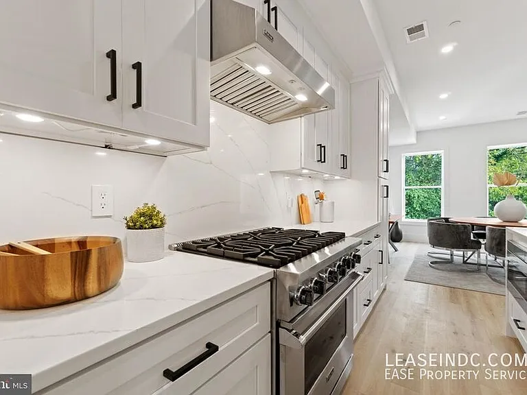 3524 Park Pl NW #2 — Photo 5