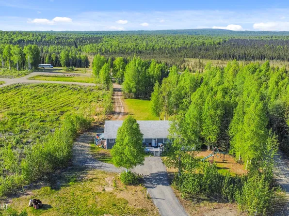 14124 W Millers Reach Rd, Wasilla, AK 99623