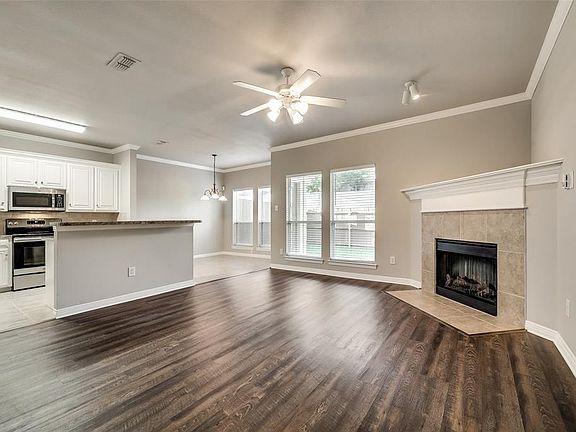 4th image of 4010 Willowrun Ln