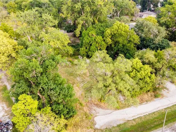 1105 S 40th St, Kansas City, KS 66106