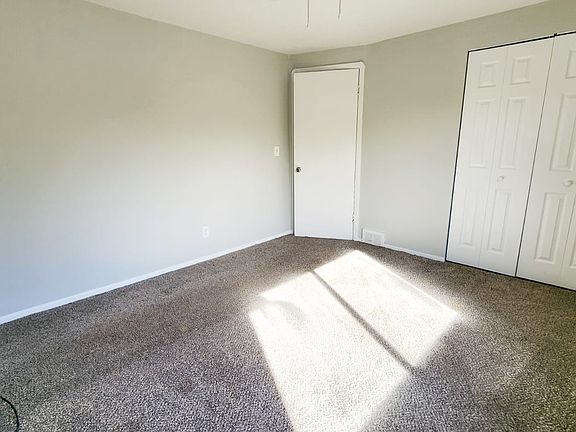 5th image of 5976B Glenway Dr #B