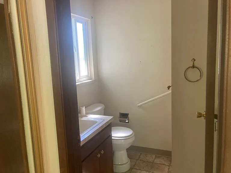 260 East 38th Avenue — Photo 11
