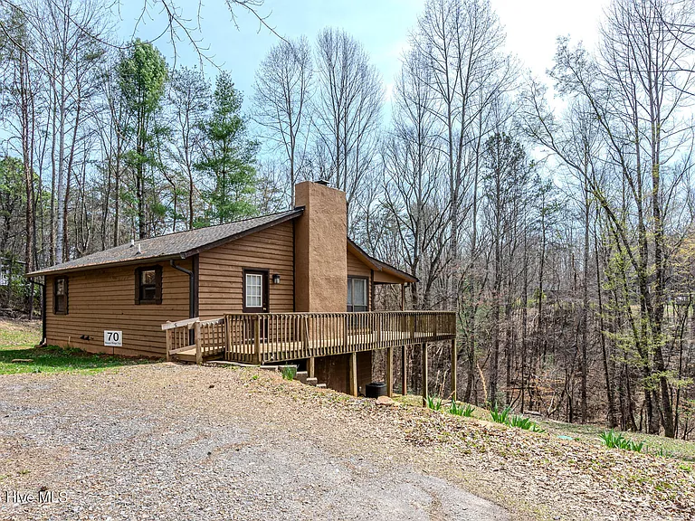 70 Beaver Ridge Trl — Photo 2