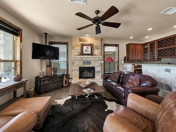 4th image of 2649 Hideaway Ln