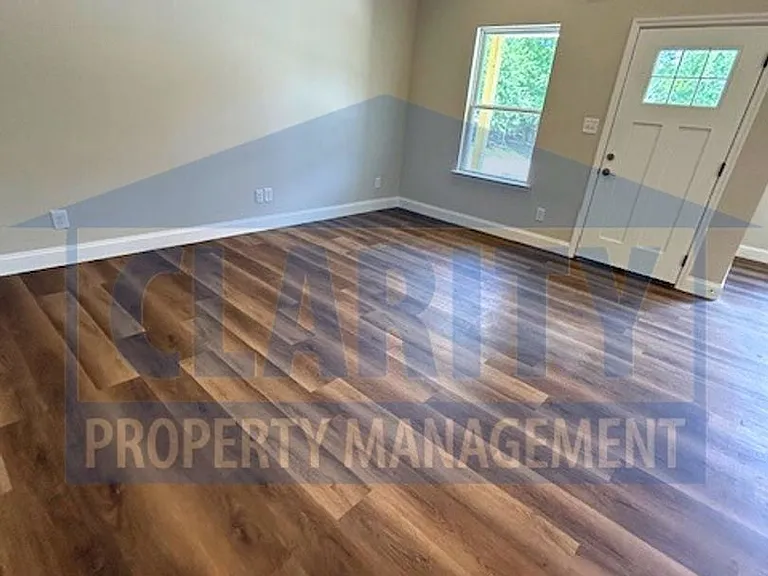 1594 Perry St SE — Photo 4