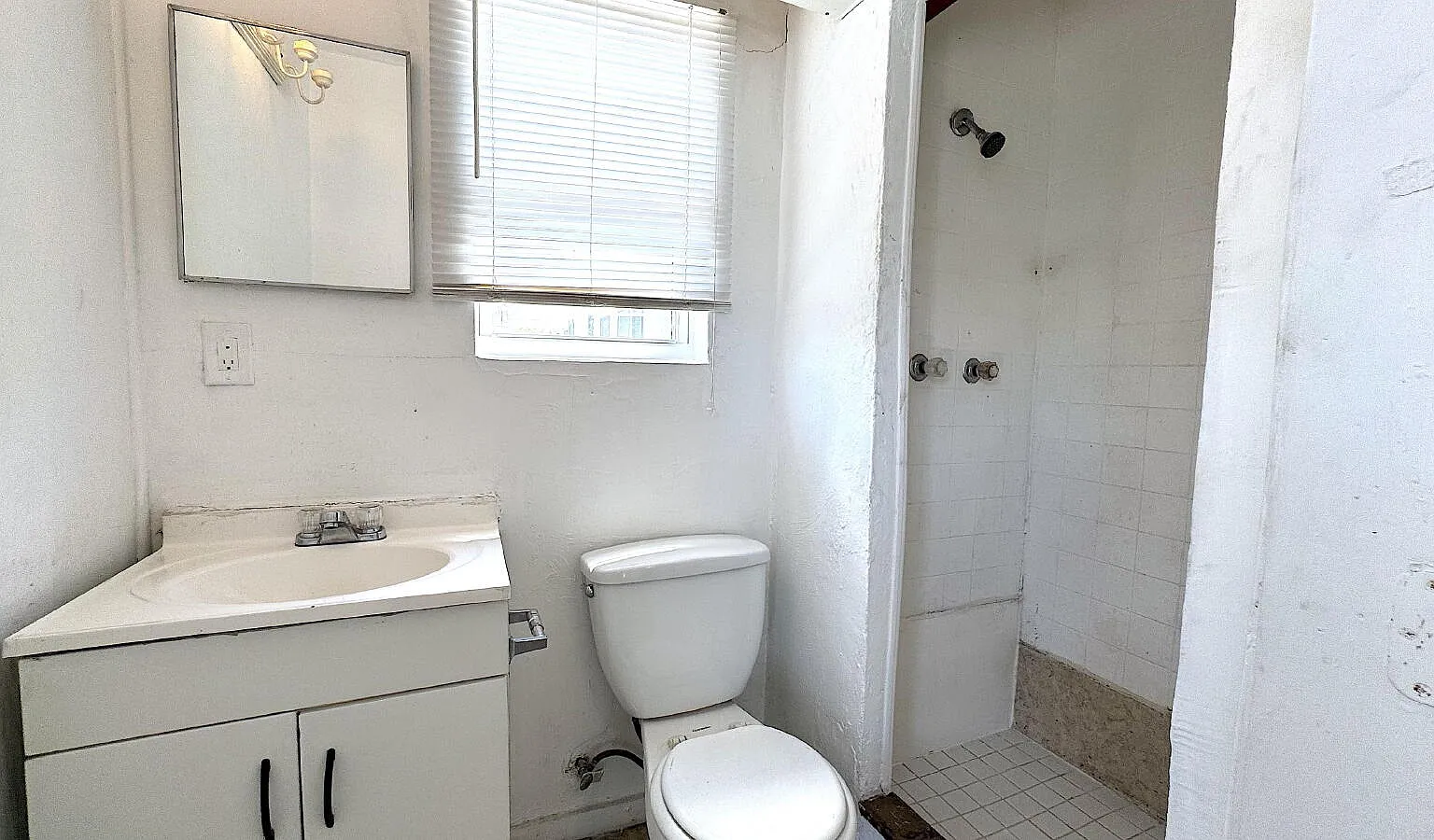 419-421 N Wild Olive Ave — Photo 3