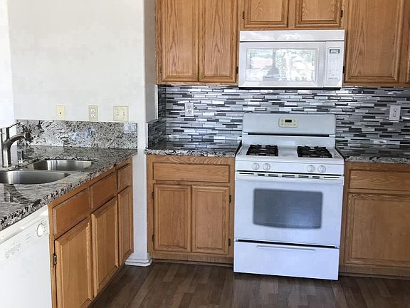 5th image of 15016 Astor Ln