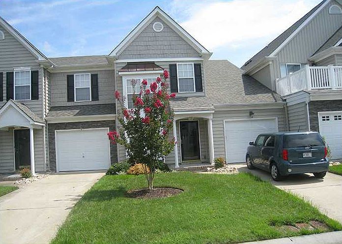 1st image of 103 Sawgrass Ln