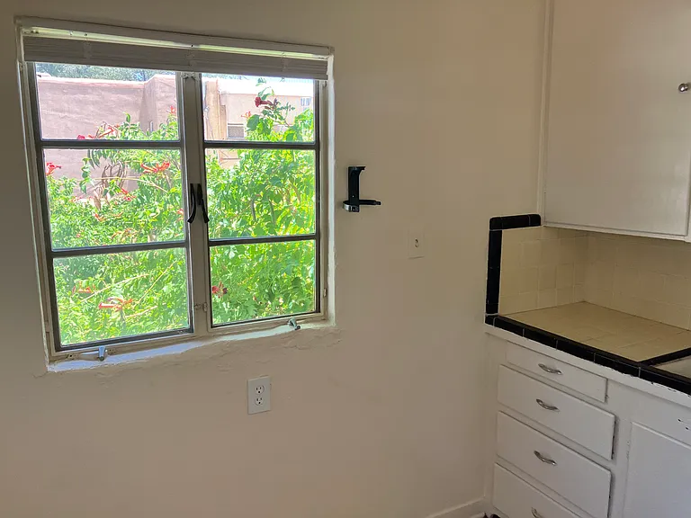 112 Mesa St SE #1/2 — Photo 14
