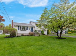 25 King Edward Rd, West Hartford, CT 06117