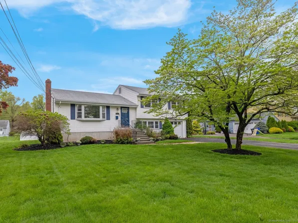 25 King Edward Road, West Hartford, CT 06117