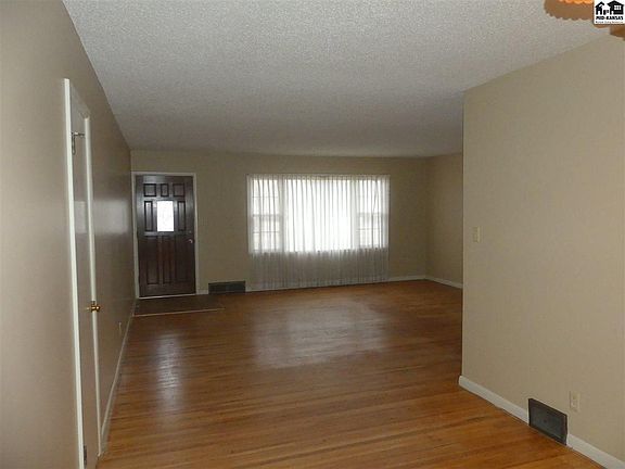 4th image of 2201 N Tyler St