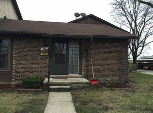 28475 Queens Ct, Warren, MI 48093