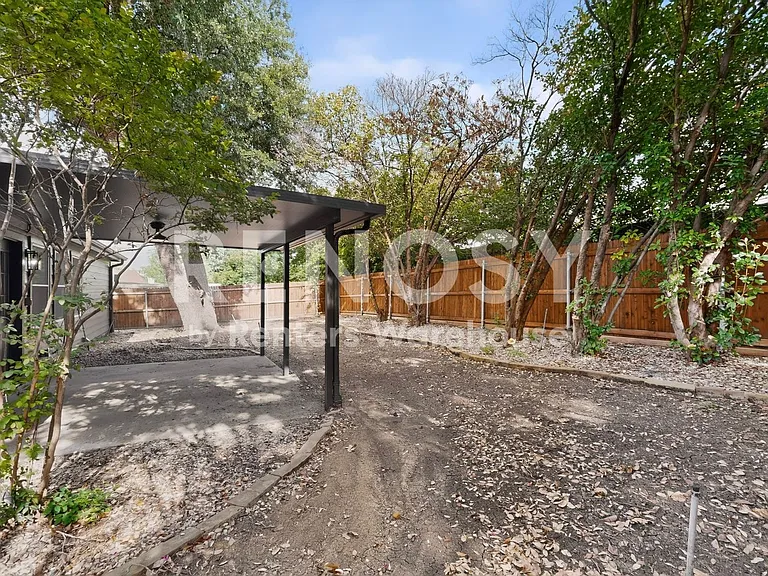1408 Seely St — Photo 7