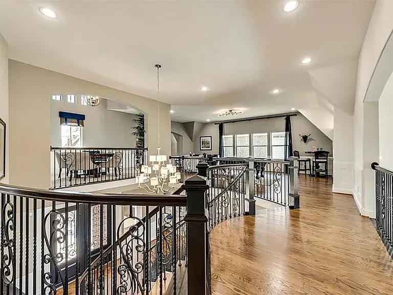 Barlow Ct — Photo 3