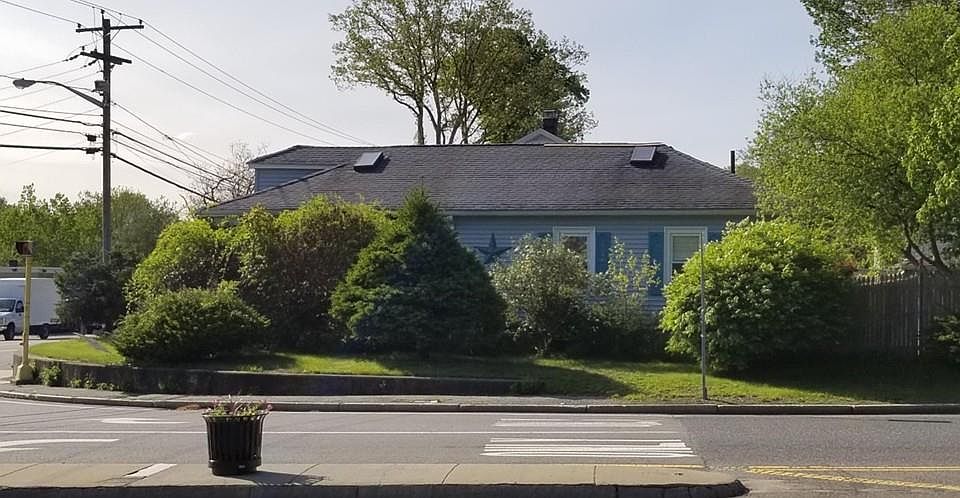 2nd image of 188 Thompson Rd