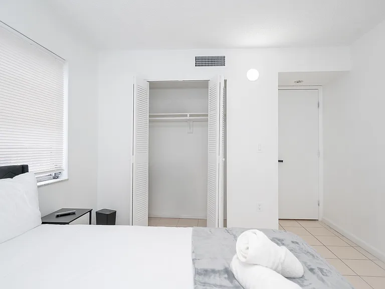 500 NE 26th St #3D-3D-5D — Photo 10