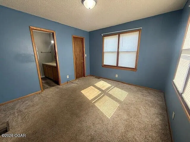 2 bed, 2.0 bath, 1332 sqft, $975 — Photo 2