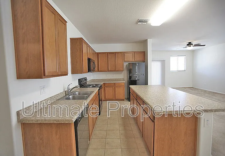 11538 W Redfield Rd — Photo 12