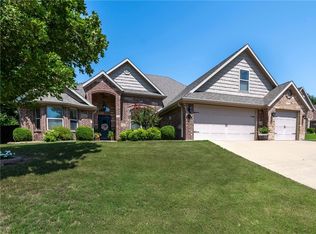2354 W Eiffel Xing, Fayetteville, AR 72704