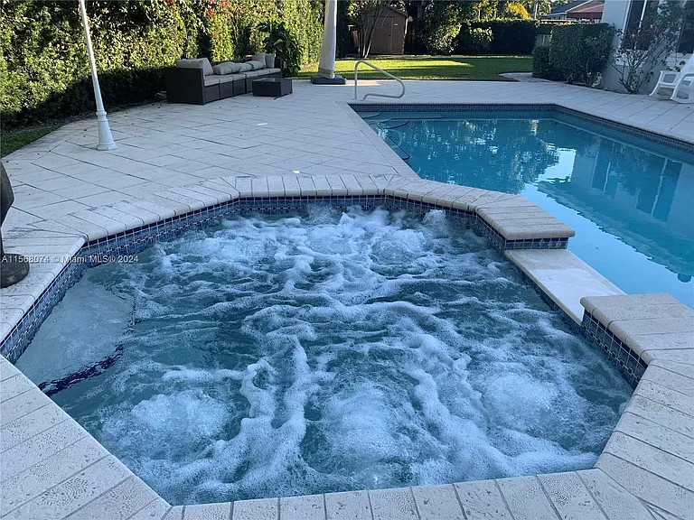 7625 SW 75th Ave — Photo 40