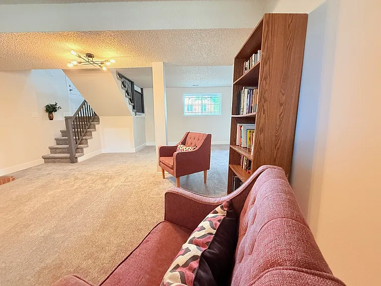 4770 Newton Dr — Photo 30
