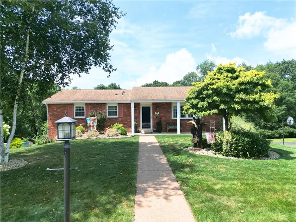 126 Dana Dr, New Brighton, PA 15066