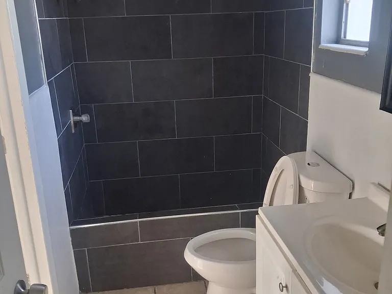 200 N Florida Ave — Photo 3