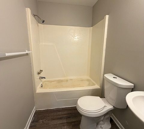 3rd image of 201 Woodnell St APT D