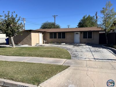 1111 Cottonwood Dr, El Centro, CA, 92243