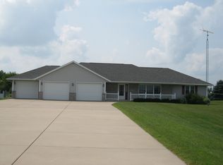 N10173 Rockvale Rd, Mayville, WI 53050