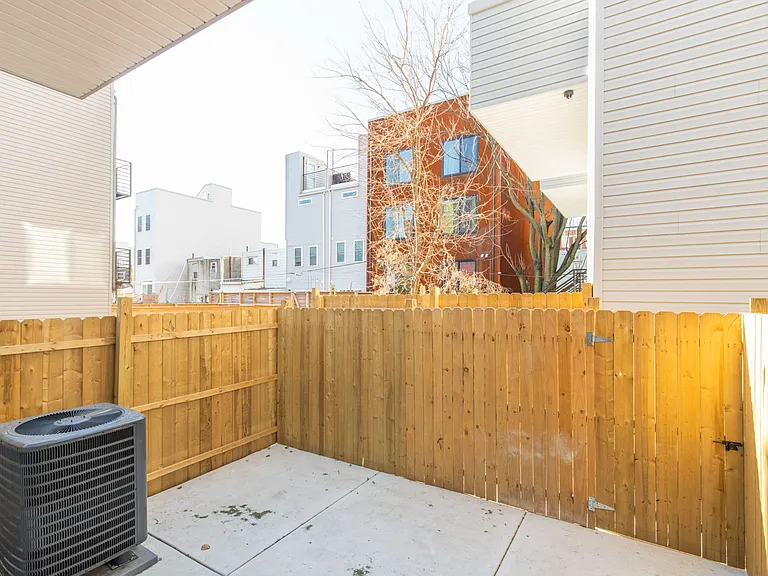 1906 E York St #1A — Photo 20