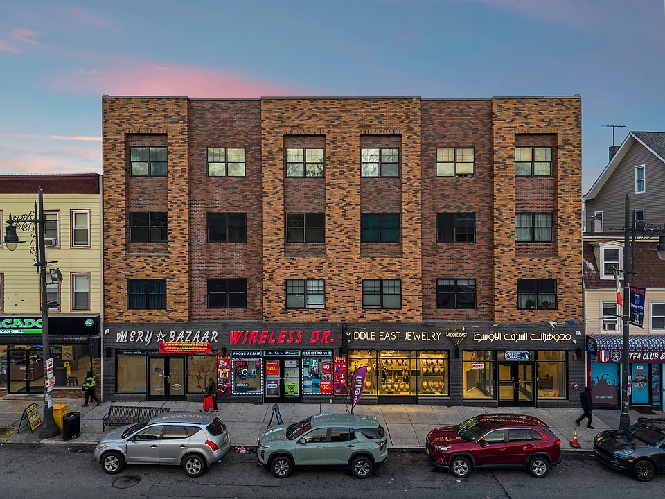 941 Main