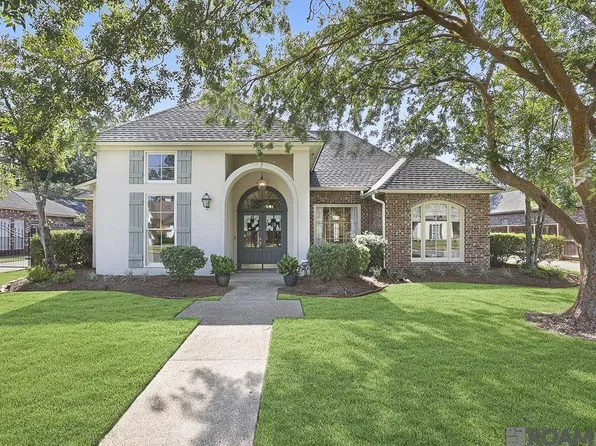 1624 Plantation Oaks Dr, Baton Rouge, LA 70810